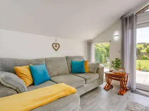 Fully equipped lodge with garden | Pet-friendly - Image 3