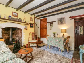 Cottage with garden - Image 2
