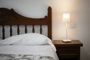 Room 'Timo' with Shared Pool, Wi-Fi and Air Conditioning - Image 4