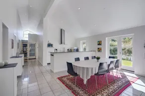 Children-friendly holiday home with BBQ, terrace & garden - Image 3
