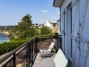 Holiday Home 'Bellevue' with Sea View, Private Terrace and Wi-Fi - Image 3