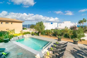 Family-oriented big villa with terrace, garden & barbeque | Next to the beach | Suitable for remote work - Image 3