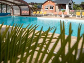 Mobile home with heated pool & terrace - Image 2
