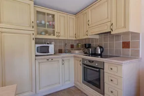 Wohnung mit Terrasse, Whirlpool und Garten - Image 3