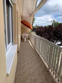 Holiday apartment with terrace, BBQ & garden - Image 5