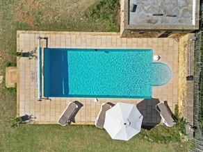 Holiday home with garden, barbecue & heated pool - Image 4