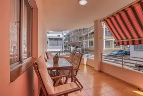 Appartement de vacances avec terrasse et internet haut débit | Vue plage | Proche de la plage - Image 2