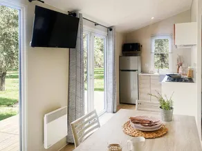 Mobil-home adapté aux familles avec piscine et terrasse | Avec animaux admis - Image 5