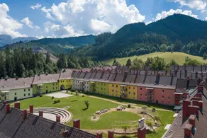 Holiday apartment with garden & hot tub | Mountain view - Image 5