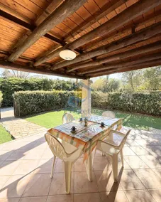 Beautiful flat with garden | Garden view - Image 2
