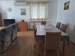 Flat with terrace, barbecue & garden - Image 3