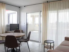 Apartment with heated pool - Image 5