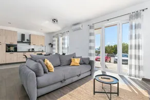 Pleasant flat with terrace & barbeque | Sea view | Close to the beach - Image 3
