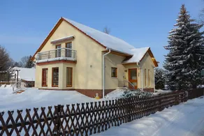 Holiday home with garden & barbecue - Image 2