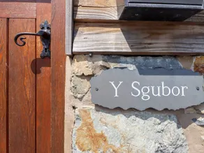 Family-oriented cottage with jacuzzi & garden | Dogs allowed - Image 2