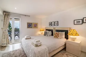 Fully equipped flat with pool, barbecue & garden | Garden view | Dogs allowed - Image 2