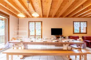Chalet 'Le Revers' with Mountain View, Private Terrace and Garden - Image 4