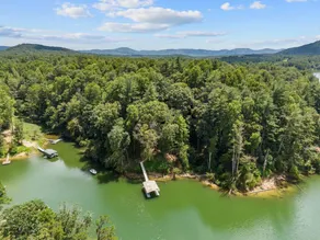 Holiday home with barbecue | Lake view | Perfect for remote work - Image 2