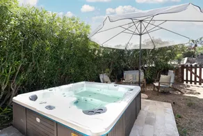 Charmante maison entièrement équipée avec terrasse, jacuzzi et barbecue | Vue mer - Image 2