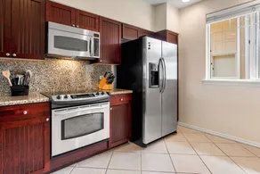 Appartement en copropriété avec jacuzzi, piscine et barbecue | Vue montagne - Image 4