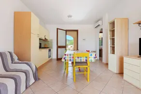 Holiday home with terrace - Image 3