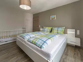 Family-oriented holiday apartment with garden & barbecue - Image 3
