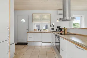 Holiday home with terrace, jacuzzi & barbeque | Sea view - Image 5