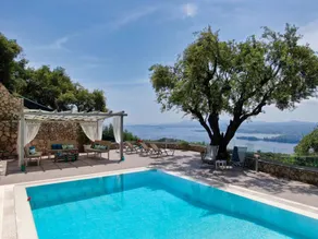 Villa with barbeque, private pool & garden | Mountain view - Image 3