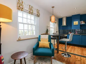 Family-oriented charming cottage with garden | Beach view - Image 5