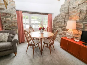 Cottage with BBQ & garden - Image 5