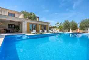 Fully equipped charming villa with garden, barbecue & terrace - Image 4