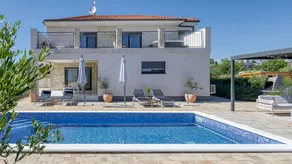 Wohnung mit Terrasse, privatem Pool und Grill | Gartenblick - Image 3