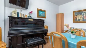Holiday apartment with garden & BBQ - Image 4