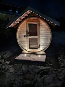 Voll ausgestattete charmante Ferienwohnung mit Terrasse, beheiztem Pool und Sauna | Gartenblick - Image 3