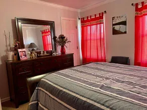 Dedicated room with barbeque, terrace & garden - Image 3