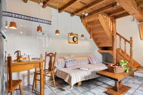 House with garden | Garden view - Image 4