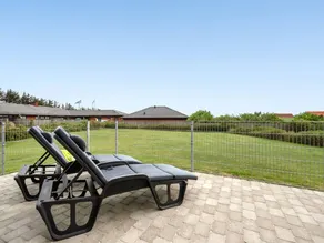 Family-friendly holiday home with terrace, hot tub & sauna | Dogs allowed - Image 3