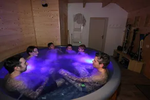 Chalet classé 5 étoiles avec bain nordique entièrement neuf - Image 4
