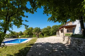 Villa with barbeque, pool & terrace - Image 5