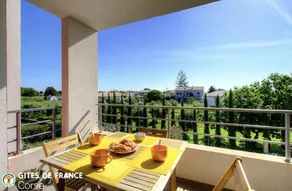 Gite with terrace & garden - Image 2