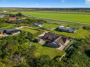 Family-oriented spacious holiday home with terrace, private pool & sauna - Image 4