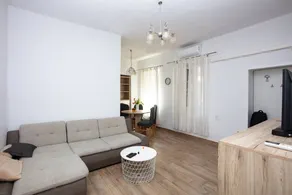 Fully equipped flat with terrace - Image 5