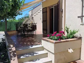 Villa avec jardin, barbecue et piscine privée - Image 4