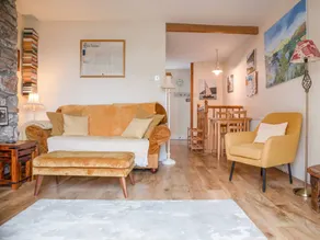 Cottage with garden, BBQ & terrace | Beach view - Image 3