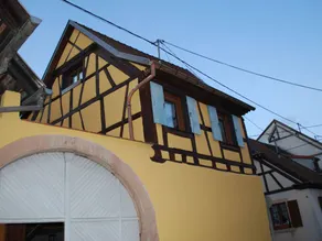 Maison avec jardin et barbecue - Image 2