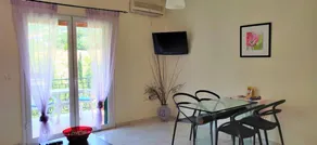 Flat with garden, barbecue & terrace | Water view - Image 5