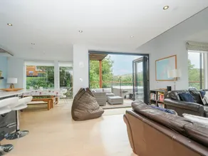 Children-friendly cottage with garden & hot tub | Beach view | Close to the beach | Pet-friendly - Image 4