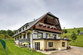 Holiday apartment with garden, terrace & barbeque | Mountain view - Image 2