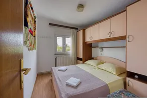 Flat with terrace, BBQ & garden - Image 4