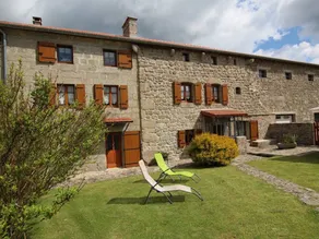 Cottage with barbeque & garden - Image 3